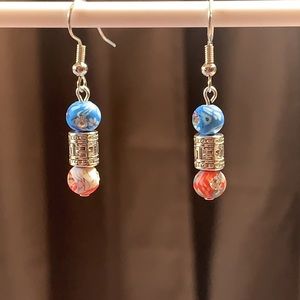 21127 ⭐️Blue & red clay earrings⭐️